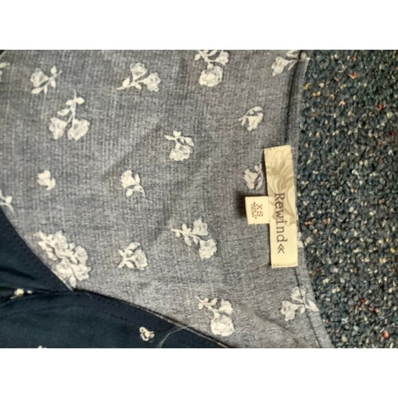 Top - Picture 2 of 2